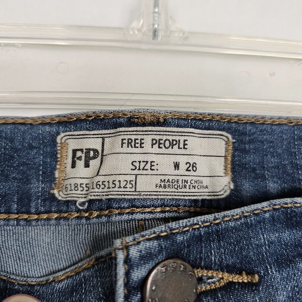 FREE PEOPLE Ankle Skinny Jeans size 26 MEDIUM Wash BLUE Mid Rise Raw Hem Denim - Picture 5 of 7
